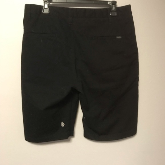 Volcom Mens Black Shorts 32 inch waist - Picture 2 of 4